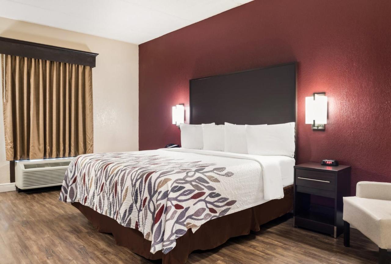 Red Roof Inn Тупело Екстериор снимка