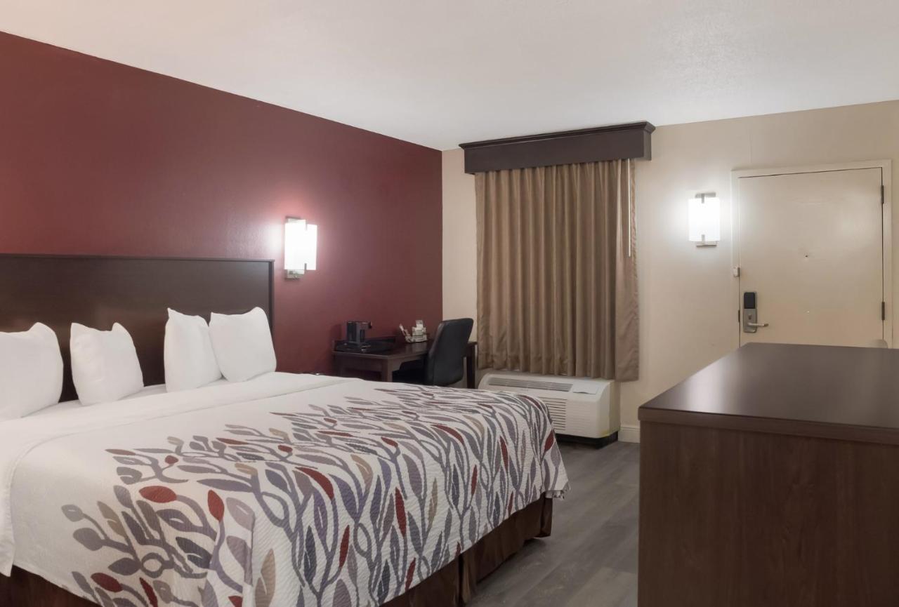 Red Roof Inn Тупело Екстериор снимка
