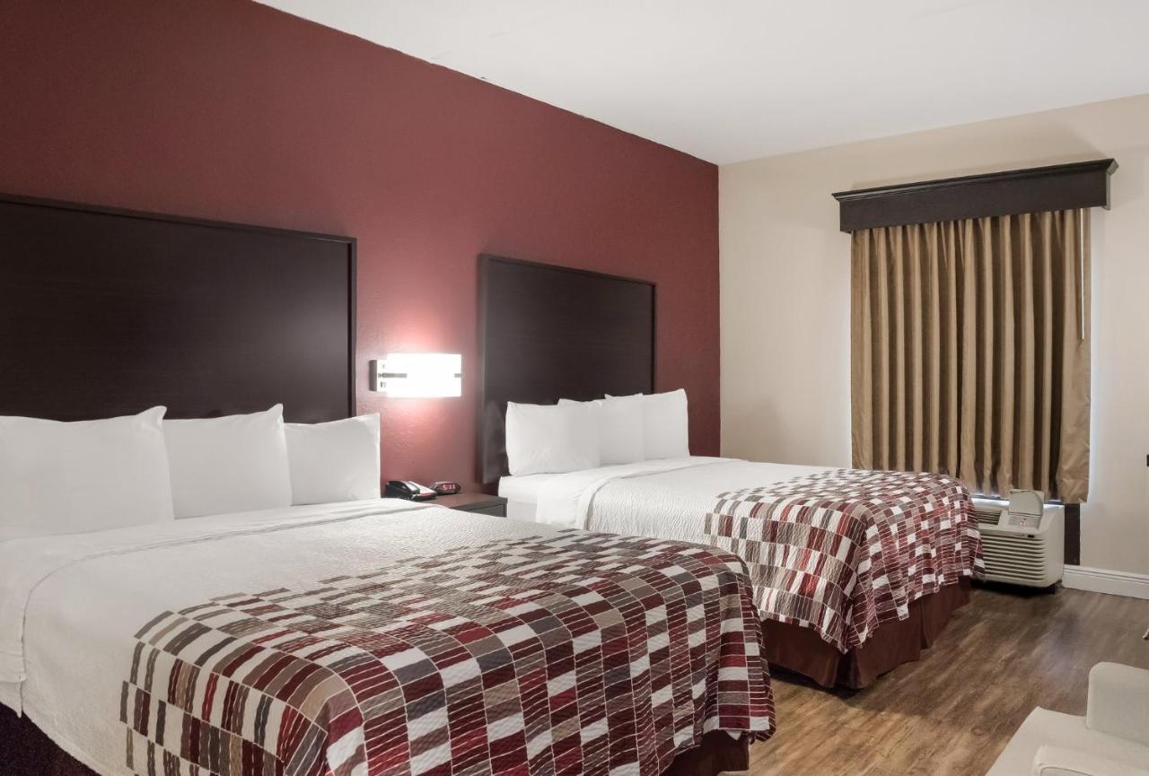 Red Roof Inn Тупело Екстериор снимка