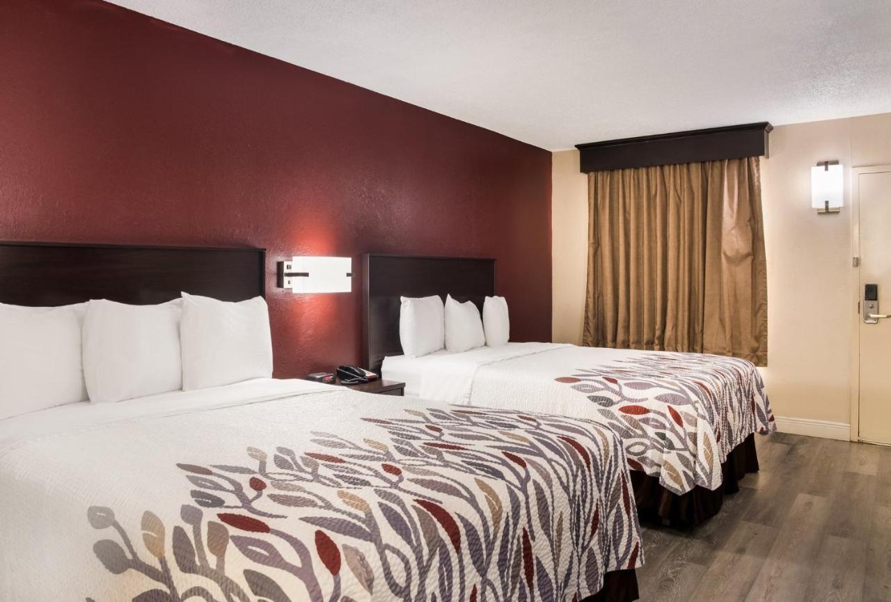 Red Roof Inn Тупело Екстериор снимка
