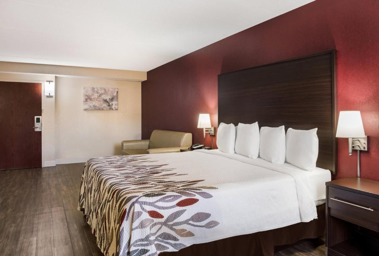 Red Roof Inn Тупело Екстериор снимка