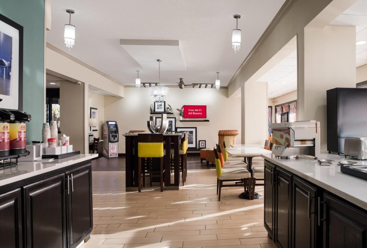 Red Roof Inn Тупело Екстериор снимка