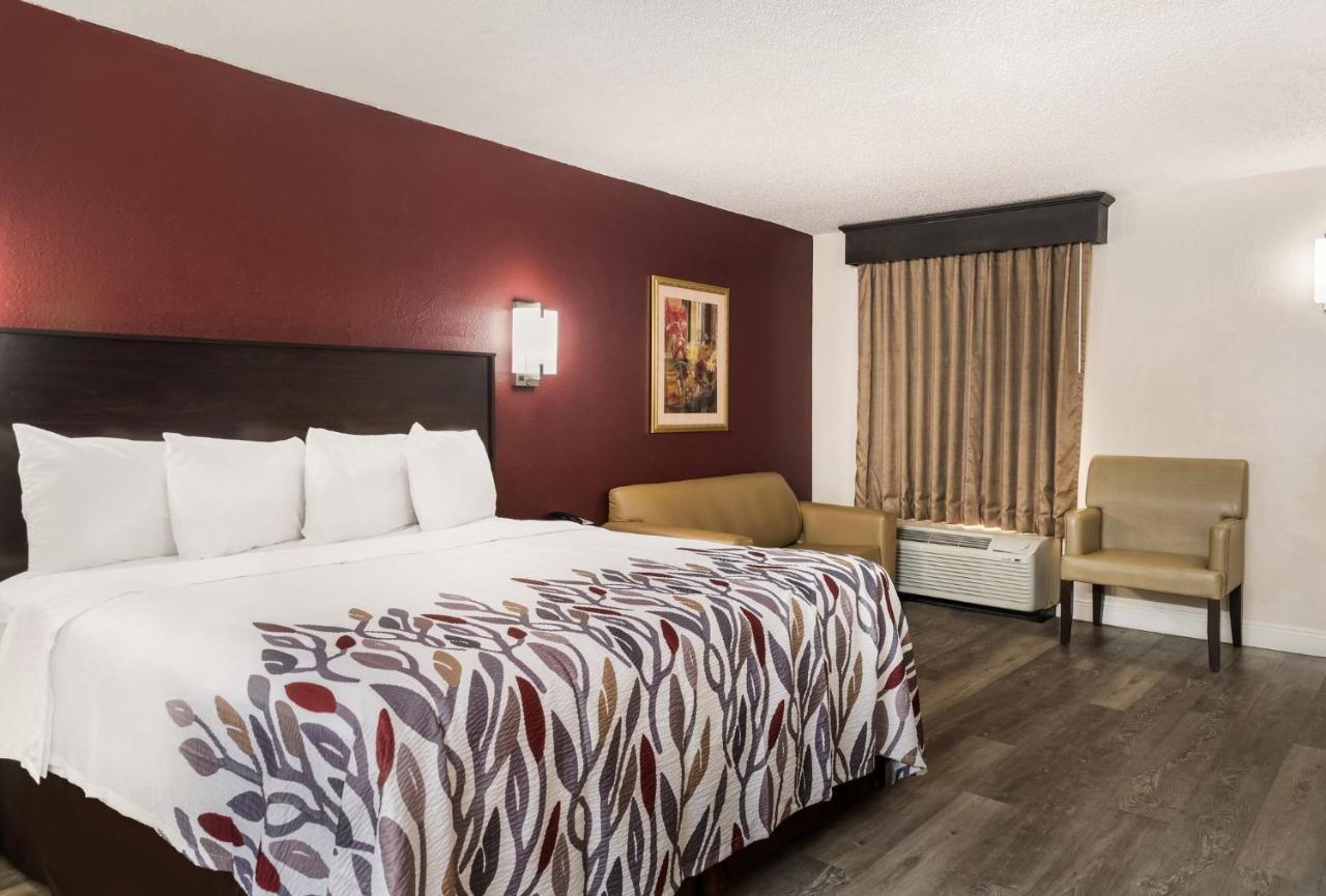 Red Roof Inn Тупело Екстериор снимка