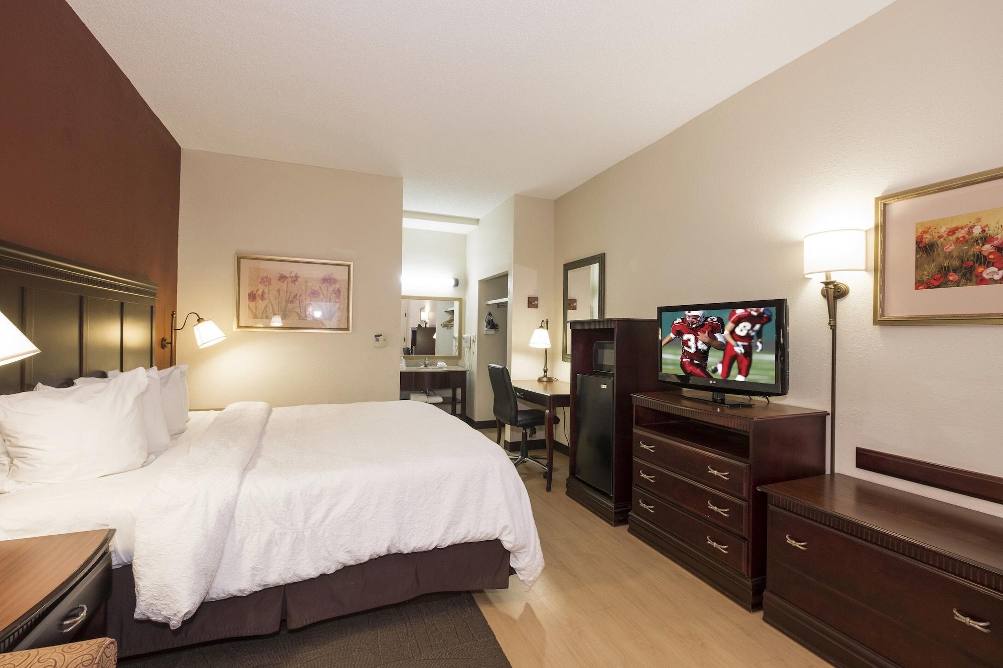 Red Roof Inn Тупело Екстериор снимка