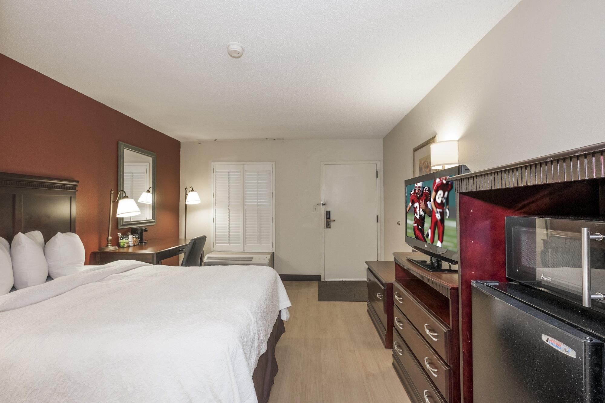 Red Roof Inn Тупело Екстериор снимка