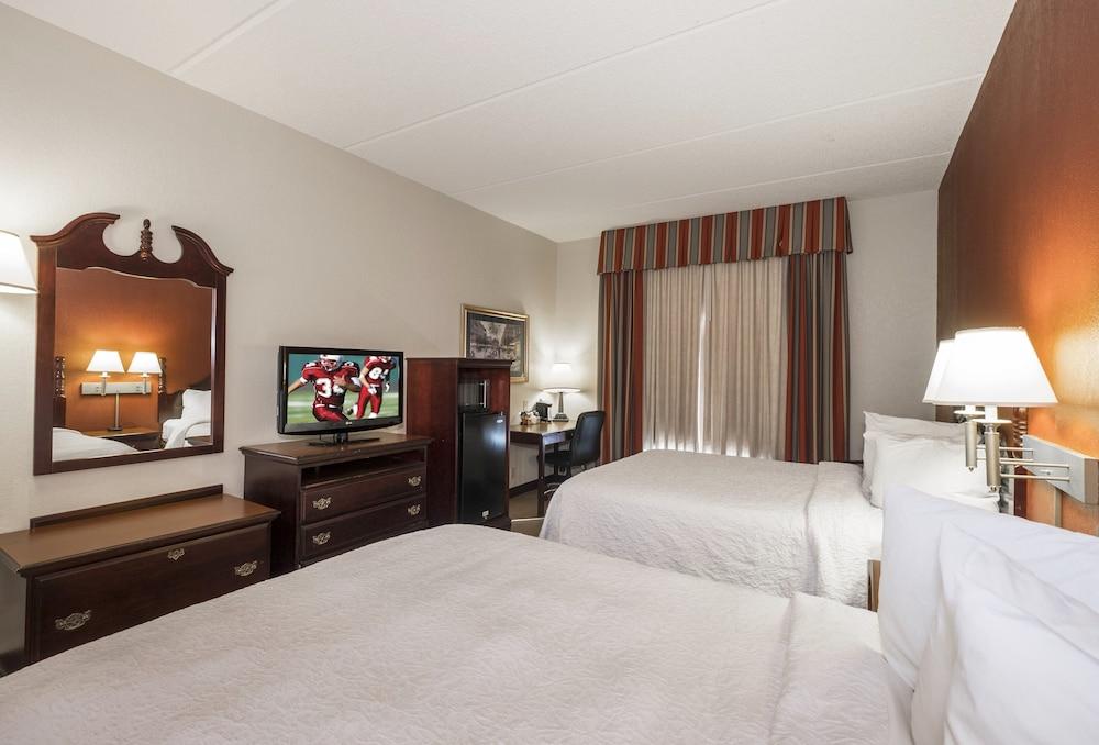 Red Roof Inn Тупело Екстериор снимка