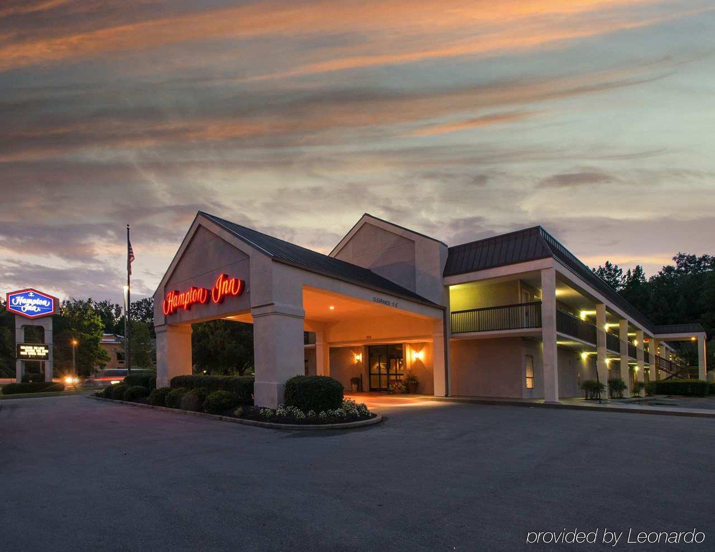 Red Roof Inn Тупело Екстериор снимка
